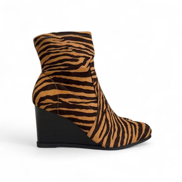 Journee Hepburn Tiger Print Bootie, NEW! Size 8.5 - Picture 4 of 10